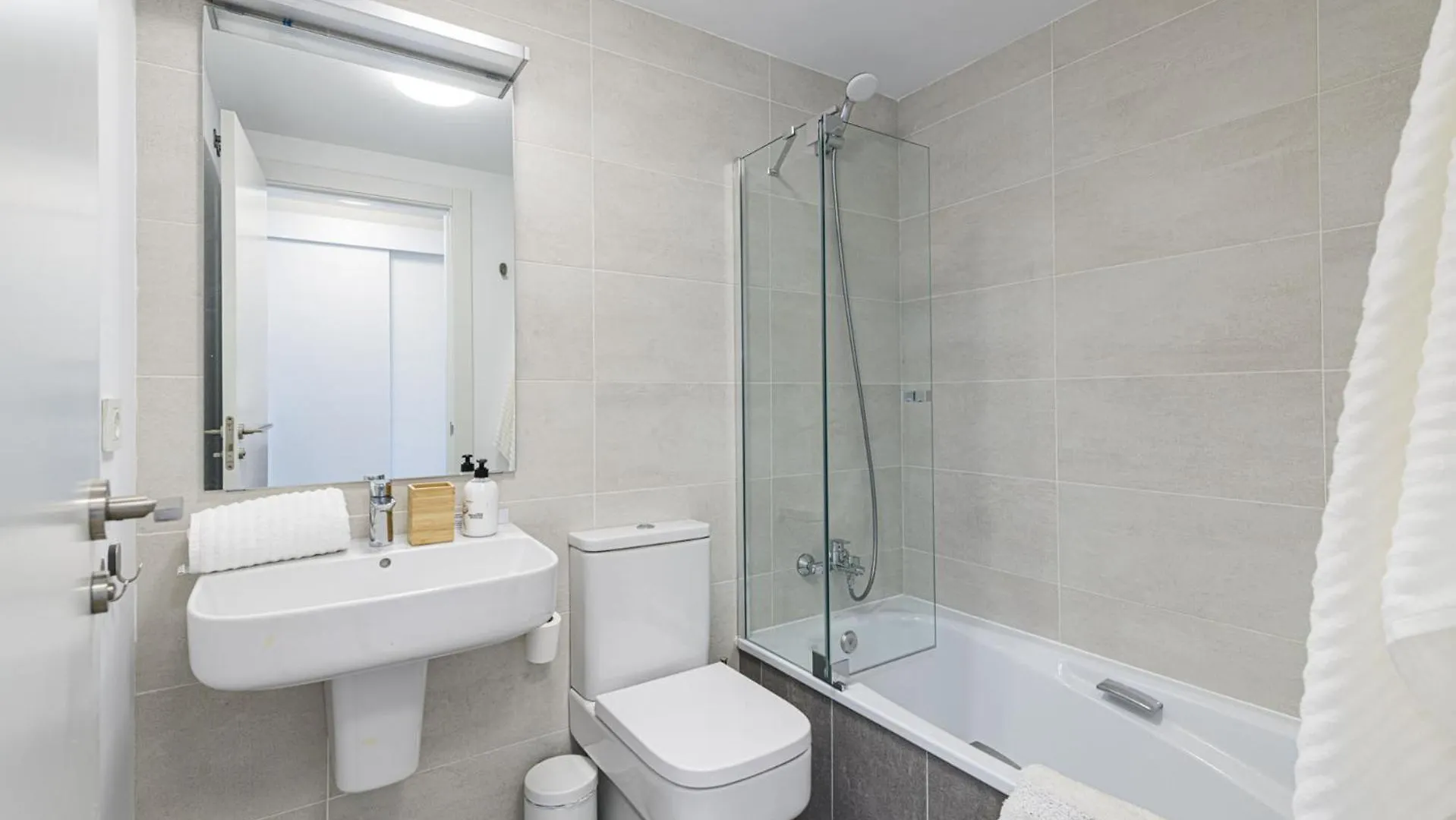Maritimo Apartment In Malaga By Solaga Holiday Homes